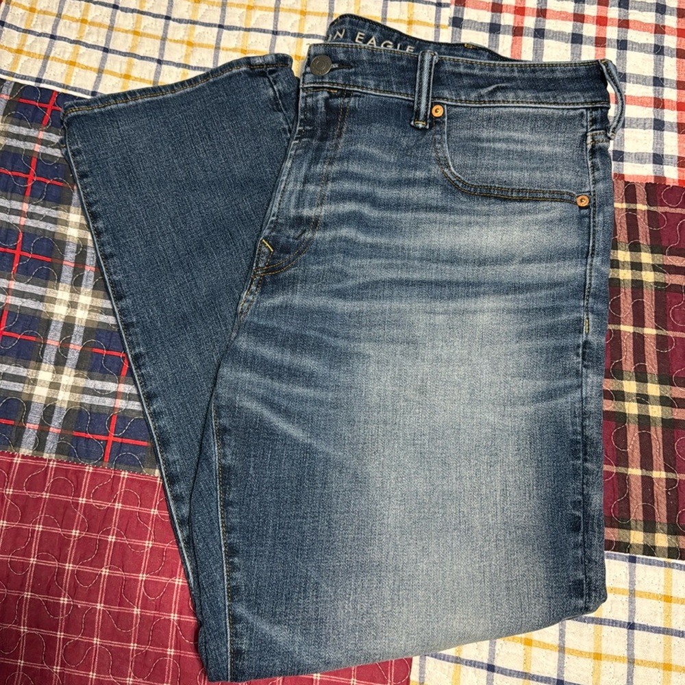 American Eagle men’s jeans